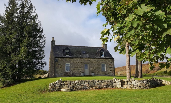 Aberlour House | Speyside Cottage. Amazing views and tranquility. On the iconic Whisky Trail.