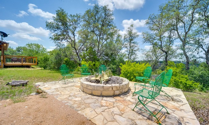 Paleface Homesteads Cabin | Spicewood Ranch Cabin w/Deck, Barn Access!