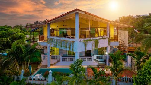 Khalapur Villa | Spicy Mango Waterfront Villa - Luxurious Lakeview Villa In Karjat