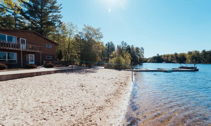 Mayfield Condo | Spider Lake Escape | Pontoon Rentals | Sandy Beach