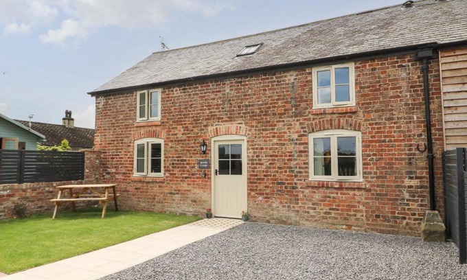 Storwood House | Spindle Cottage