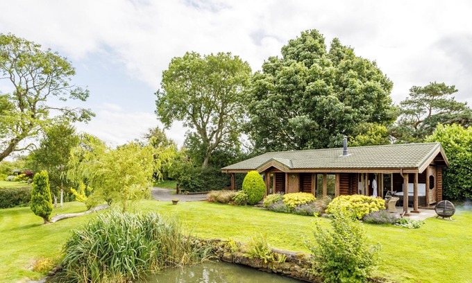 Leyburn Cottage | Spindrifter - a lodge that sleeps 2 guests in 1 bedroom