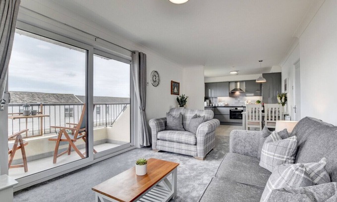 Instow Apartment | Spinnaker - Two Bedroom Apartment, Sleeps 4