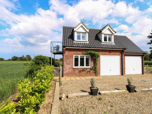 North Walsham House | Spinney's Den