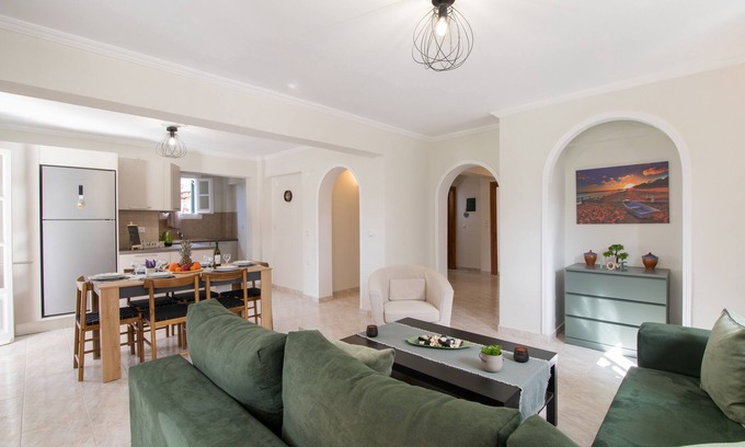 Doukades Apartment | Spiros Holidays House