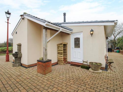 Sugnall House | Spitfire Lodge