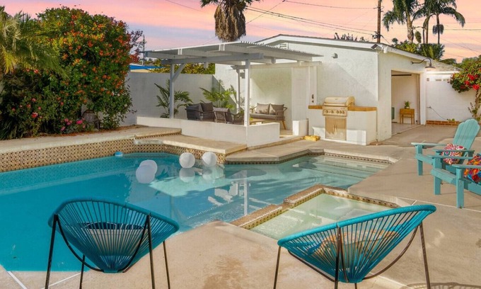 South of Conant House | Splash Haven|Heated Pool|Huge Living Area|Games