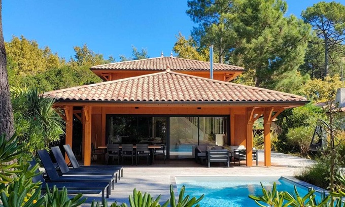 Lege-Cap-Ferret Villa | Splendid air-conditioned villa with heated pool between pond and ocean