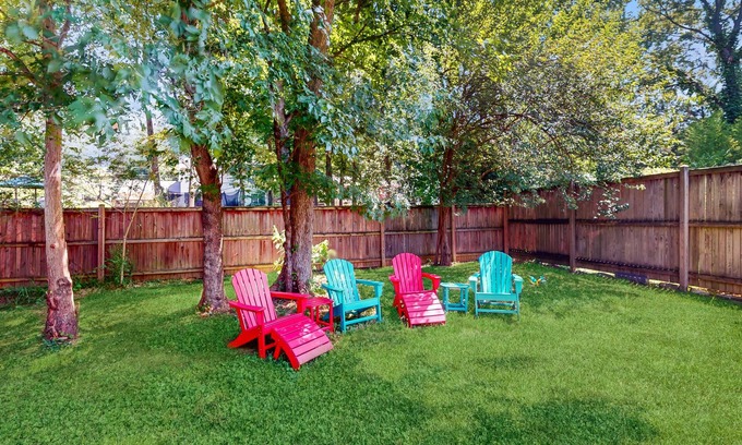 Edgewater House | Splendid dog friendly home within walking distance to beach & play area