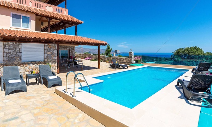 Polemarchi Apartment | Splendid flat with Pool overlooking the Ocean