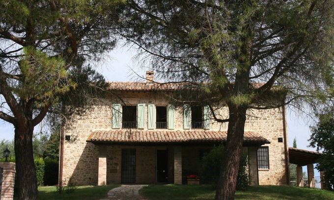 Gualdo Cattaneo Villa | Splendid private villa for 12 people with swimming pool and olive trees