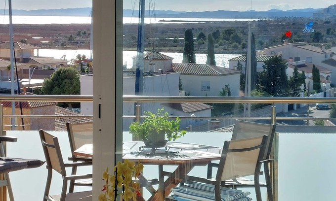 Santa Margarida Apartment | SPLENDID T2 APARTMENT in SANTA MAGARIDA with SEA AND CANAL VIEW