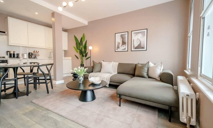 Chinatown Apartment | Splendid & Warm Apartment near Leicester Square