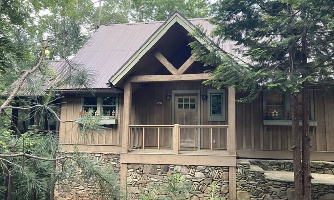 Wiley House | Splendor Mountain Sapphire Cabin
