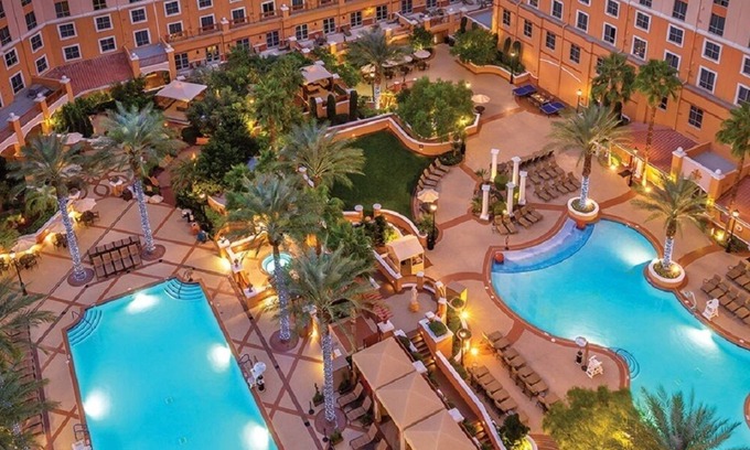 Las Vegas Resort | Sports fans, Luxurious 2-bed 2 Bath resort with pool, full kitchen washer/dryer