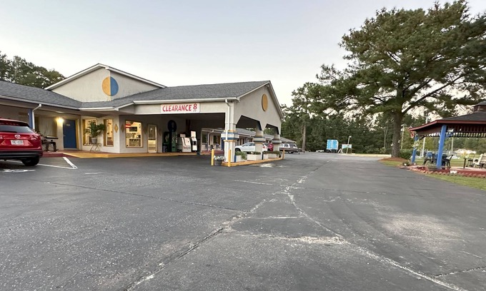 Plymouth Hotel | Sportsman Inn By Oyo Us Hwy-64