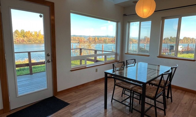Clatskanie House | Sportsman Retreat - Columbia Riverside w/Dock -Sleeps 15