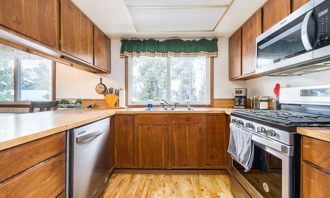Stanley Cabin | Sportsman's Getaway - STANLEY IDAHO CABIN USA