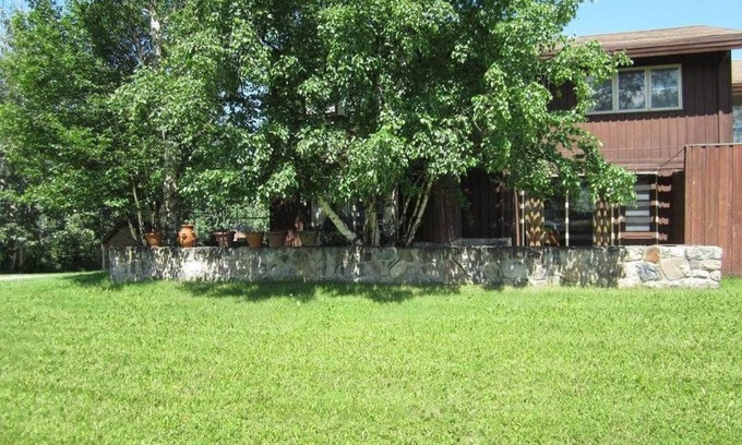 Hudson's Hope Hotel | Sportsman's Inn
