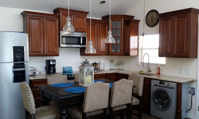 Long Mott House | Sportsman's Paradise Lodge Seadrift