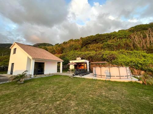 Lajes das Flores Villa | Spot Milasmar