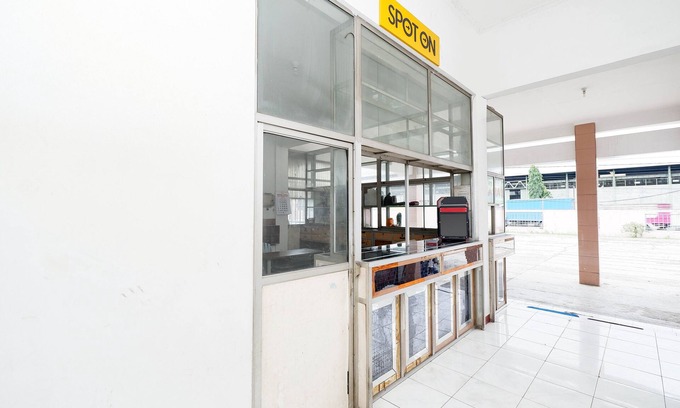 Tegal Hotel | SPOT ON 2289 Hotel Saudara