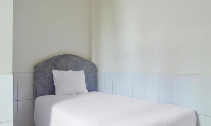 Balikpapan Hotel | SPOT ON 91623 Pj Guest House Syariah