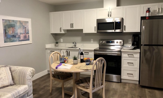 Sooke House | Spotless Pet Friendly Suite in Sooke