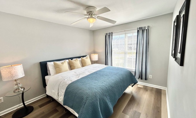 Kipling House | Spotless Townhome 3 Bed 4 Bath with First Floor Master Close to Campbell