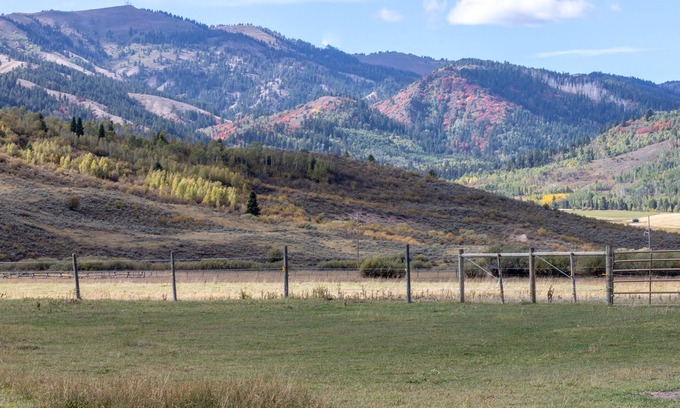 Freedom Cabin | Spotted Moon Ranch - River Front - One Bedroom King Cabin