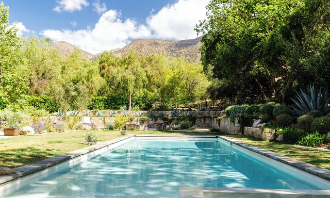 Ojai House | Sprawling Craftsman Home