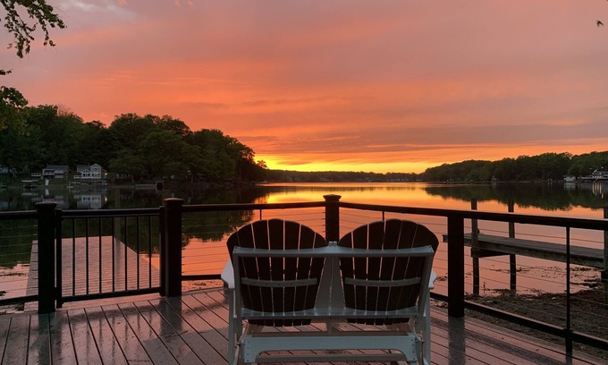 Findley Lake House | Sprawling Historic Inn With Lake Frontage! Reduced rates in May/June!