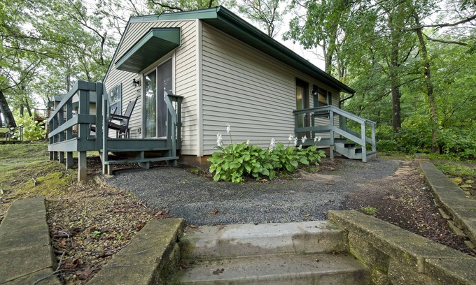 Wisconsin Dells Cottage | Sprightly Christmas Mountain Village, 2 Bedroom Cottage