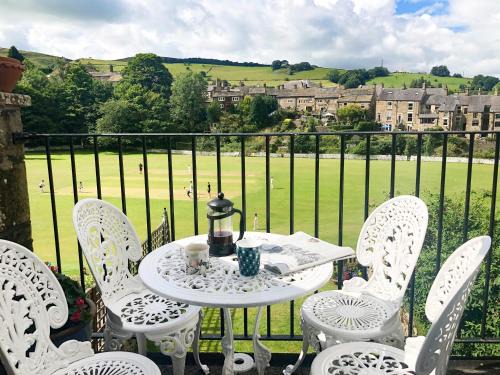 Hayfield House | Spring Bank Cottage