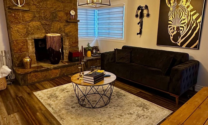 Washago Cottage | Spring Escape: Hot Tub & Sauna, 3Beds 2Baths Cottage in Washago 1h from city.