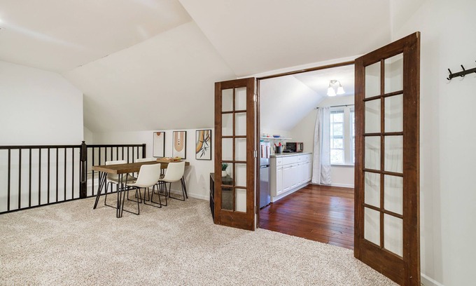 Grogan's Mill Apartment | Spring Vacation Rental ~ 9 Mi to Hurricane Harbor!