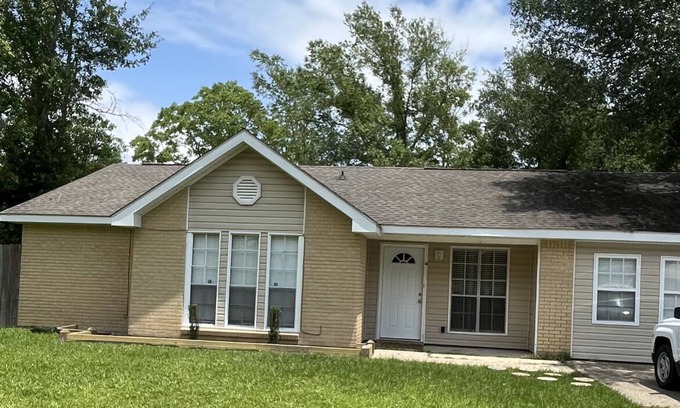 D'Iberville House | Springdale house