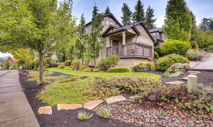 Thurston House | Springfield Home w/Yard ~ 9 Mi to Downtown Eugene