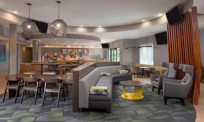 Bridgeton Hotel | SpringHill Suites by Marriott St. Louis Airport/Earth City