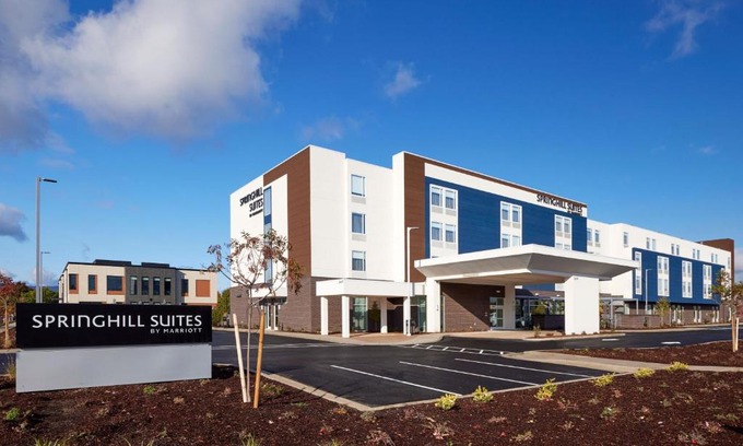 Medford Hotel | SpringHill Suites by Marriott Medford Airport