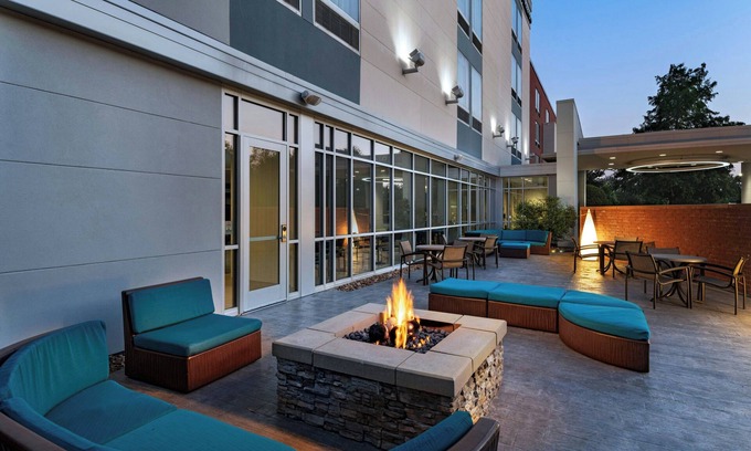 College Park Hotel | SpringHill Suites Houston The Woodlands