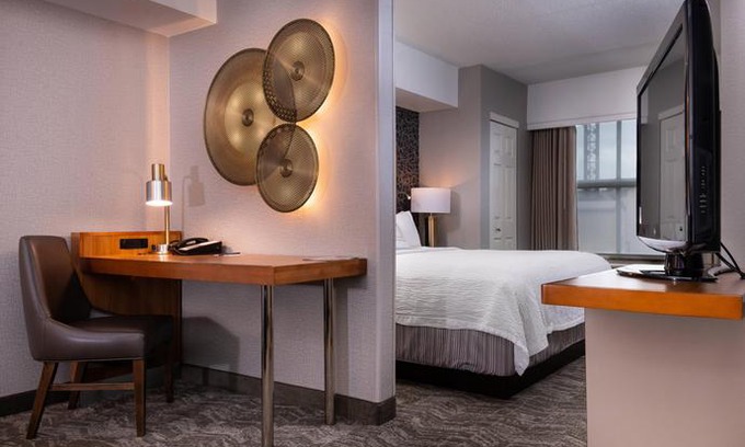 North Shore Hotel | SpringHill Suites Pittsburgh North Shore