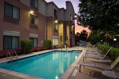 Feather Sound Hotel | SpringHill Suites St Petersburg Clearwater