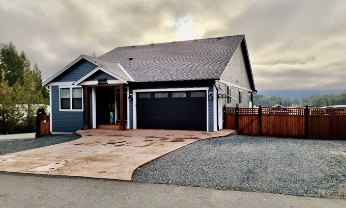 Sproat Lake House | Sproat Lake Escape