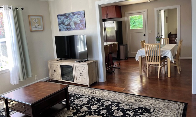 Eureka House | Spruce Cottage Bright 3 Bedroom 2 Bath near Henderson Center. Master suite.