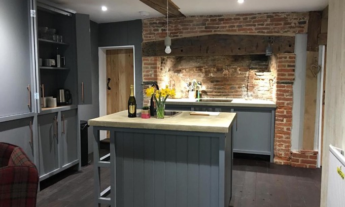 Bildeston Apartment | Square House Bildeston High street