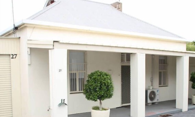Davenport House | Squatters Cottage - "wheel chair friendly"