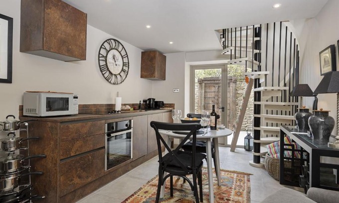 Tetbury House | Squirrel Cottage