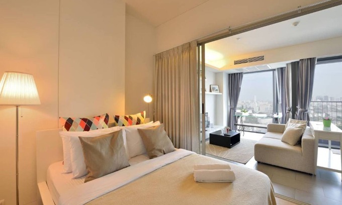 Samsen Nai Condo | [SR 2.3] 2BR FUTURISTIC @ BTS, Bangkok