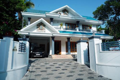 Guruvayur House | Sree Nandhavanam Homestay